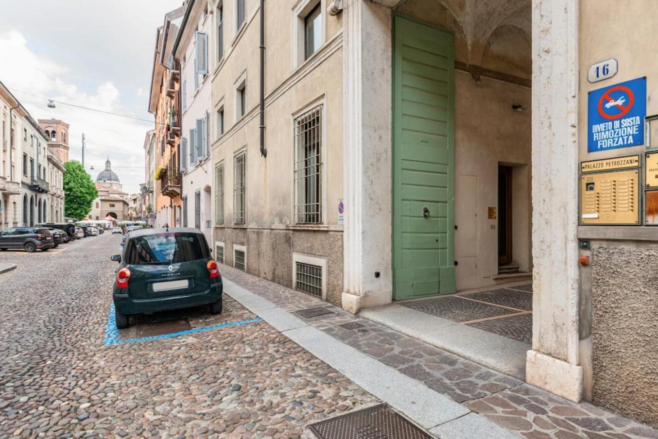 Residenza Palazzo Petrozzani Διαμέρισμα Μάντοβα Εξωτερικό φωτογραφία
