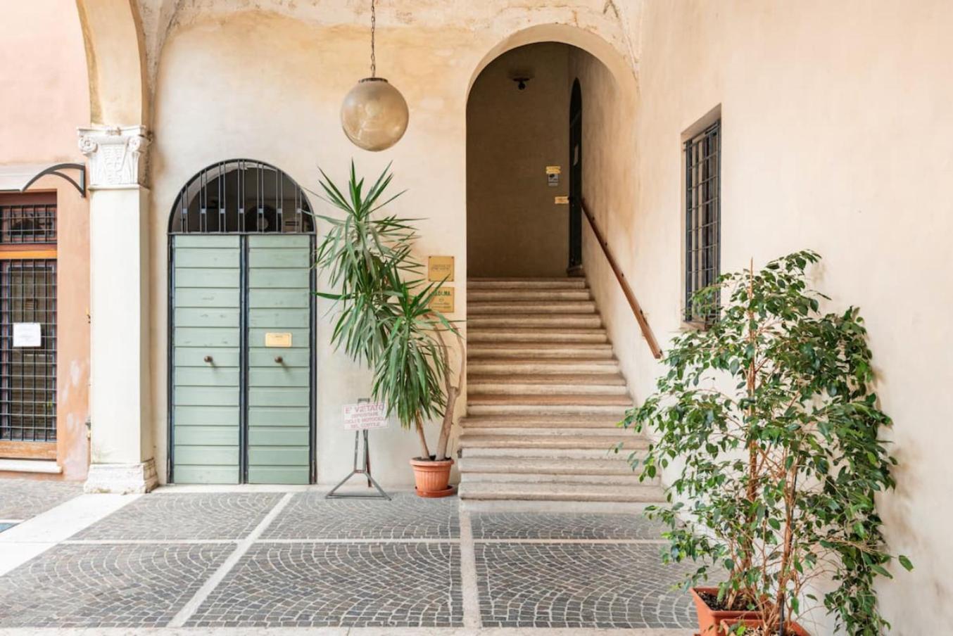 Residenza Palazzo Petrozzani Διαμέρισμα Μάντοβα Εξωτερικό φωτογραφία